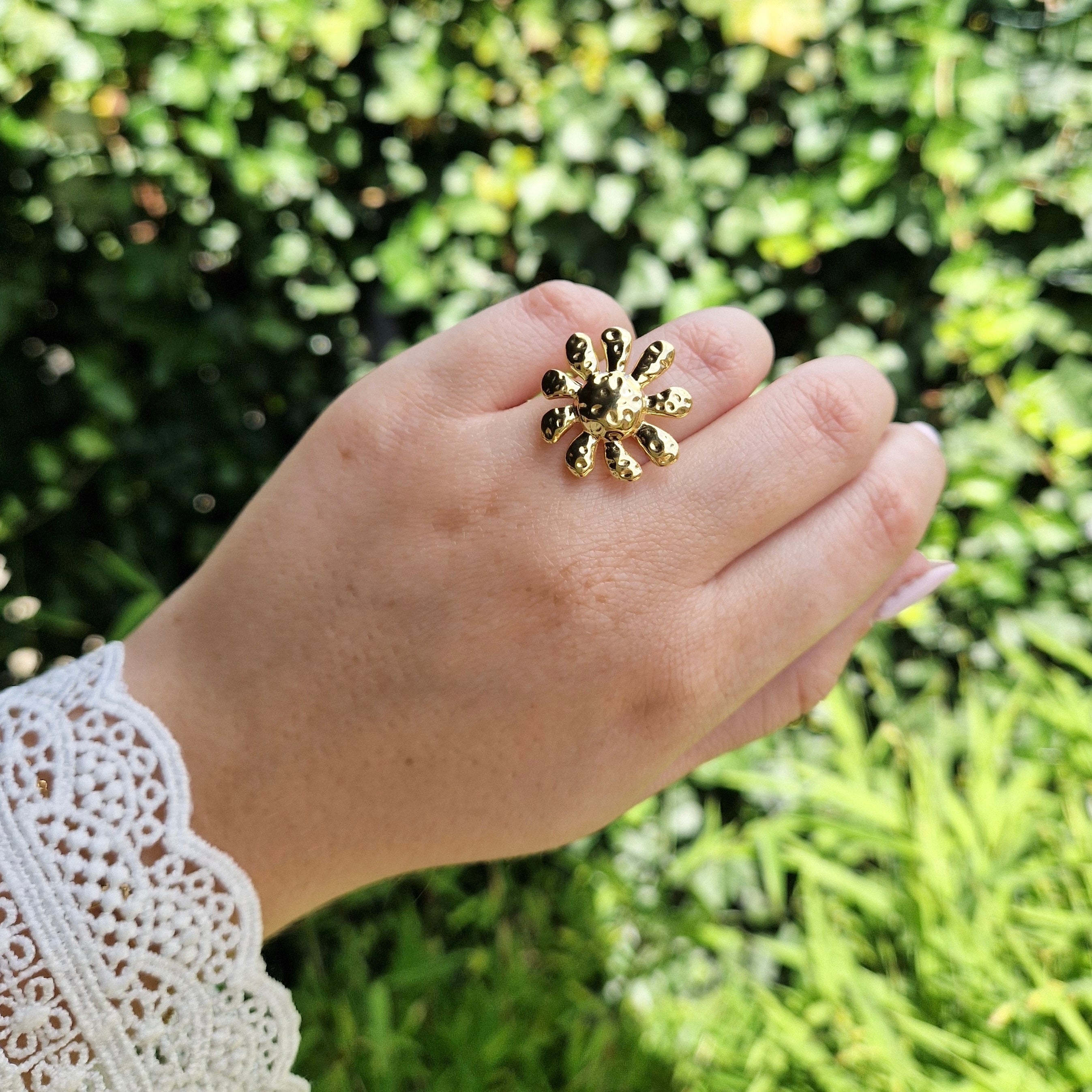 Statement Bloom ring (1)