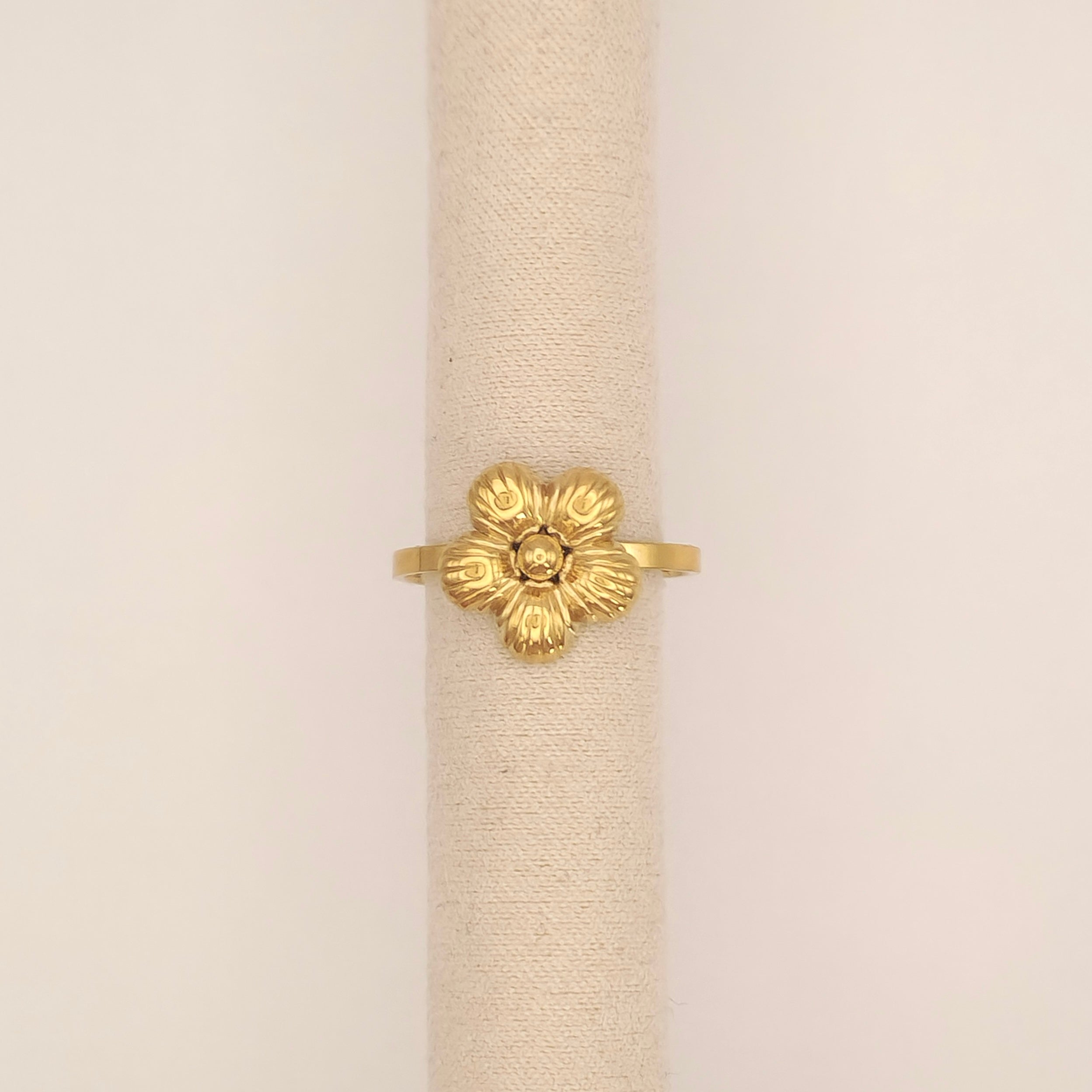Daisy ring
