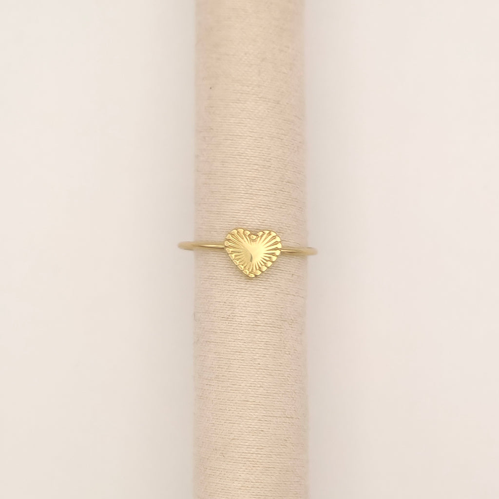 Detailed Heart ring