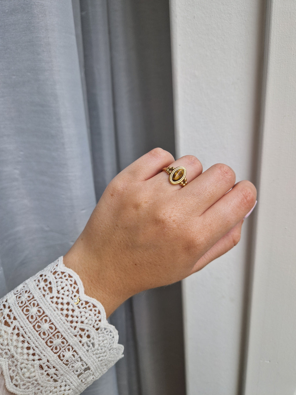Medium Stone ring