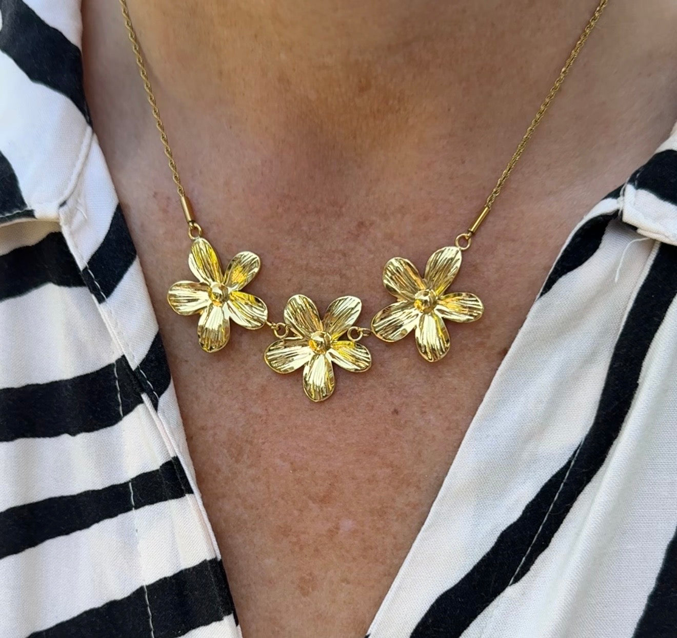 Triple Flower ketting