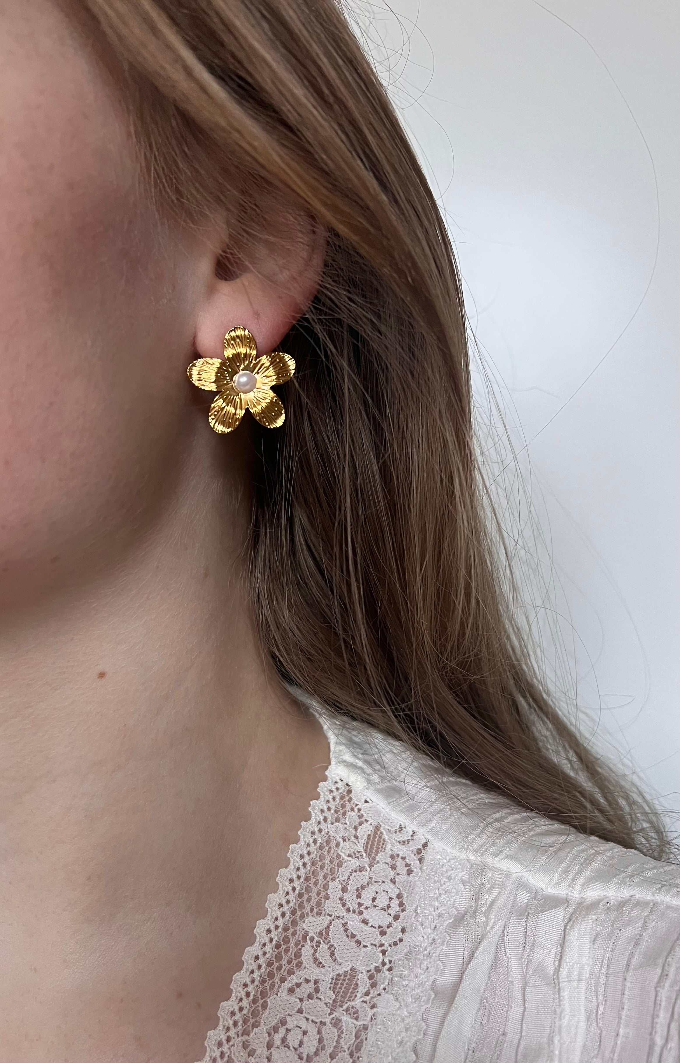 Pearly Flower oorbellen