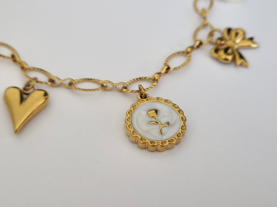 Classic White bedelketting