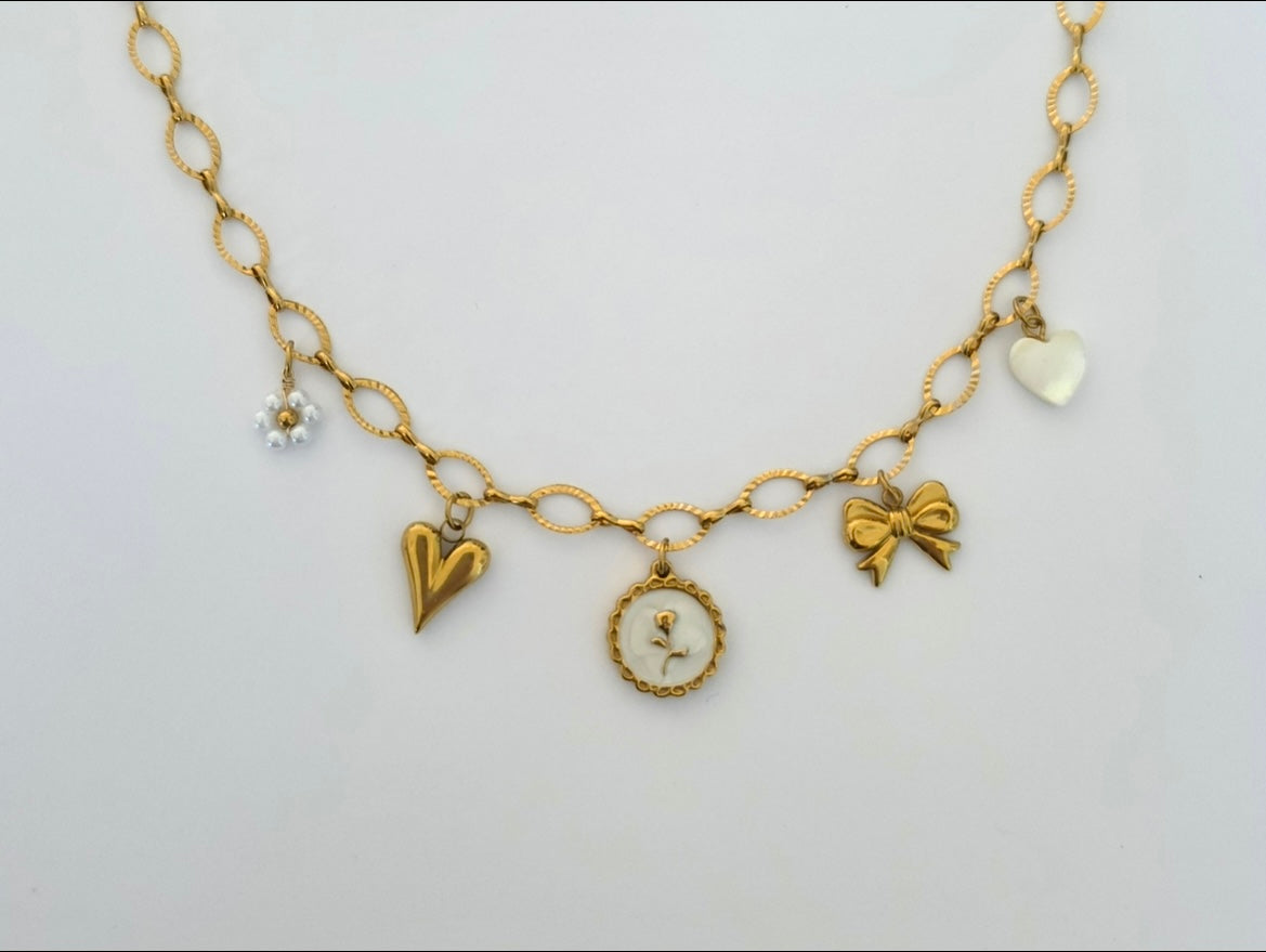 Classic White bedelketting